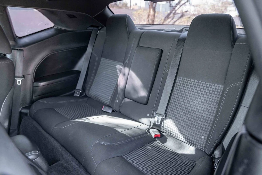 2016 Dodge Challenger 3rd Gen - Image 16 of 17