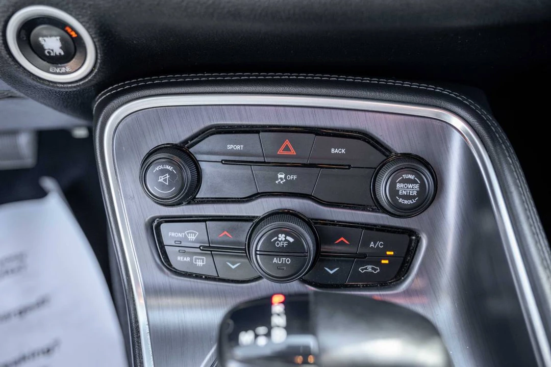 2016 Dodge Challenger 3rd Gen - Image 14 of 17