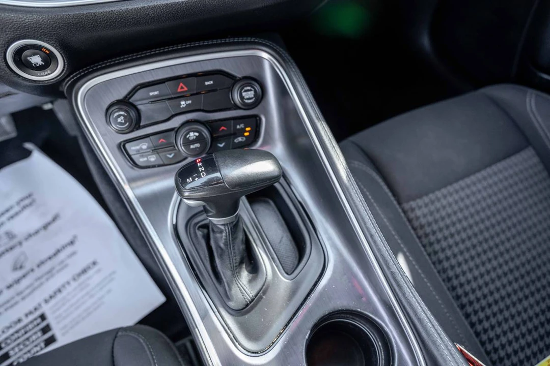 2016 Dodge Challenger 3rd Gen - Image 15 of 17