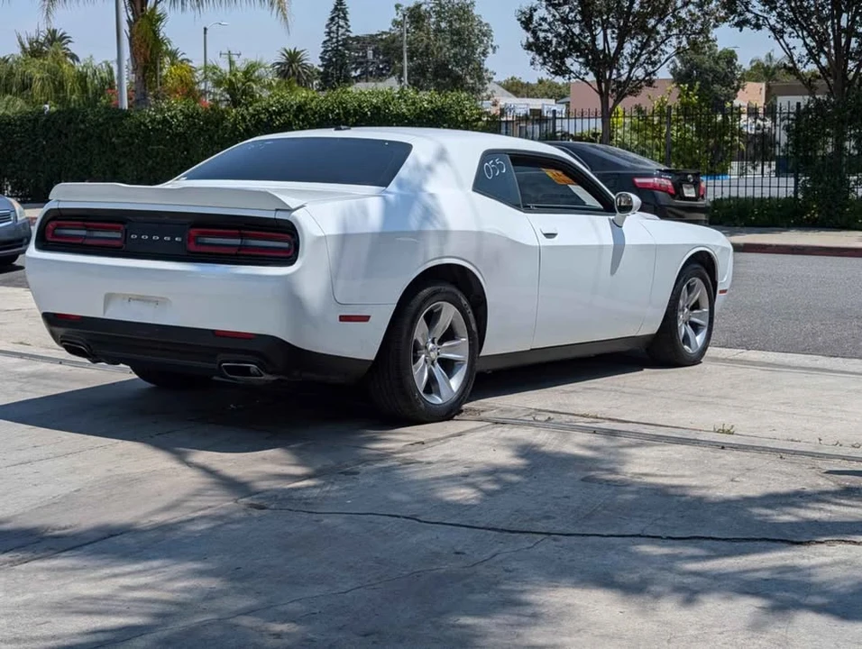 2016 Dodge Challenger 3rd Gen - Image 9 of 10