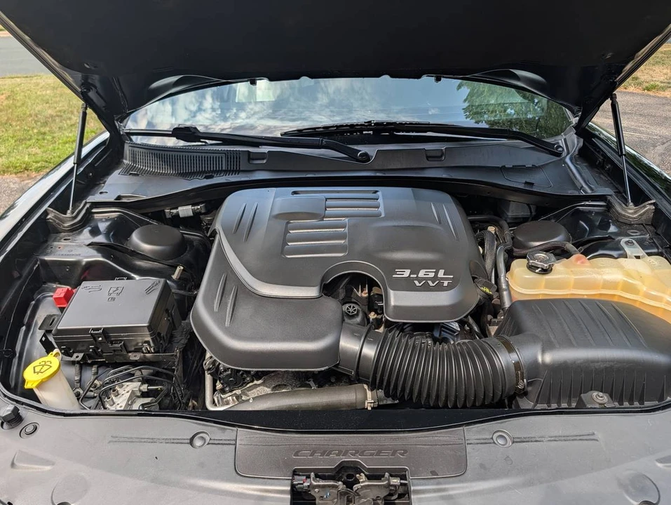 2016 Dodge Charger 7th Gen - Image 16 of 20
