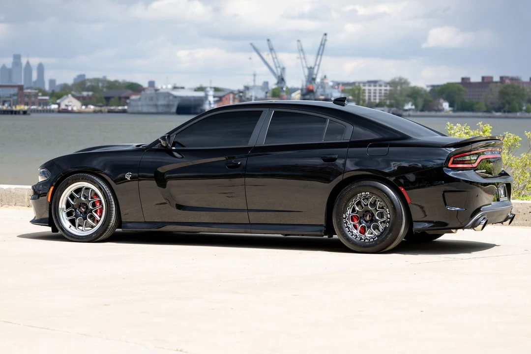 2016 Dodge Charger SRT Hellcat 7th Gen - Image 14 of 31