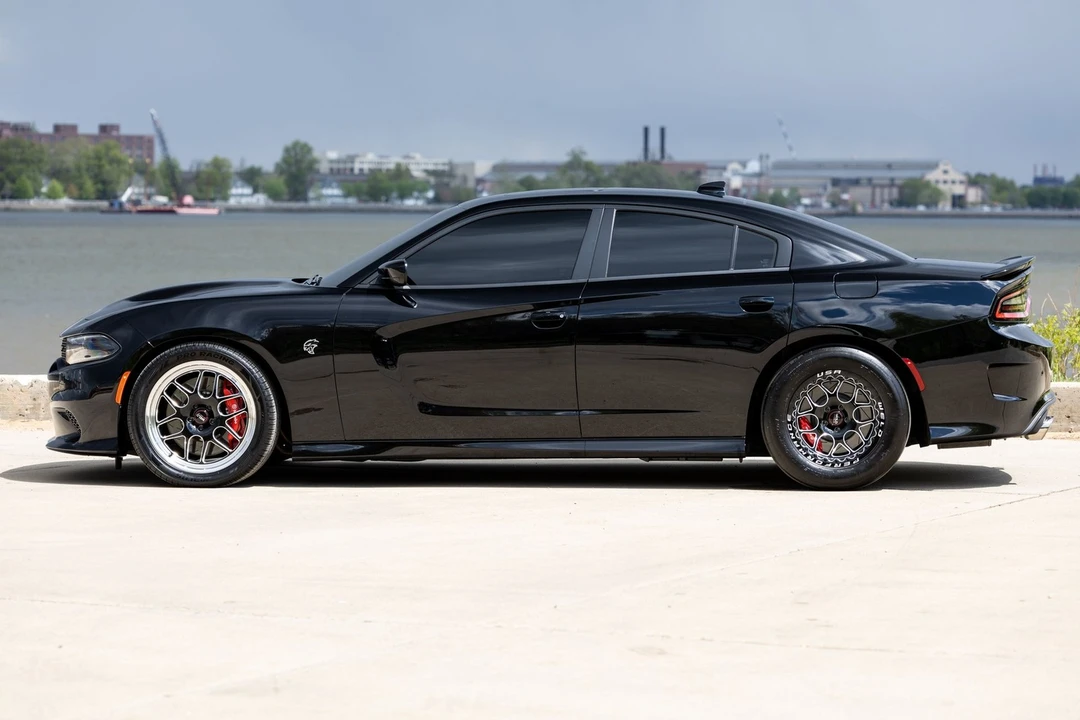 2016 Dodge Charger SRT Hellcat 7th Gen - Image 17 of 31