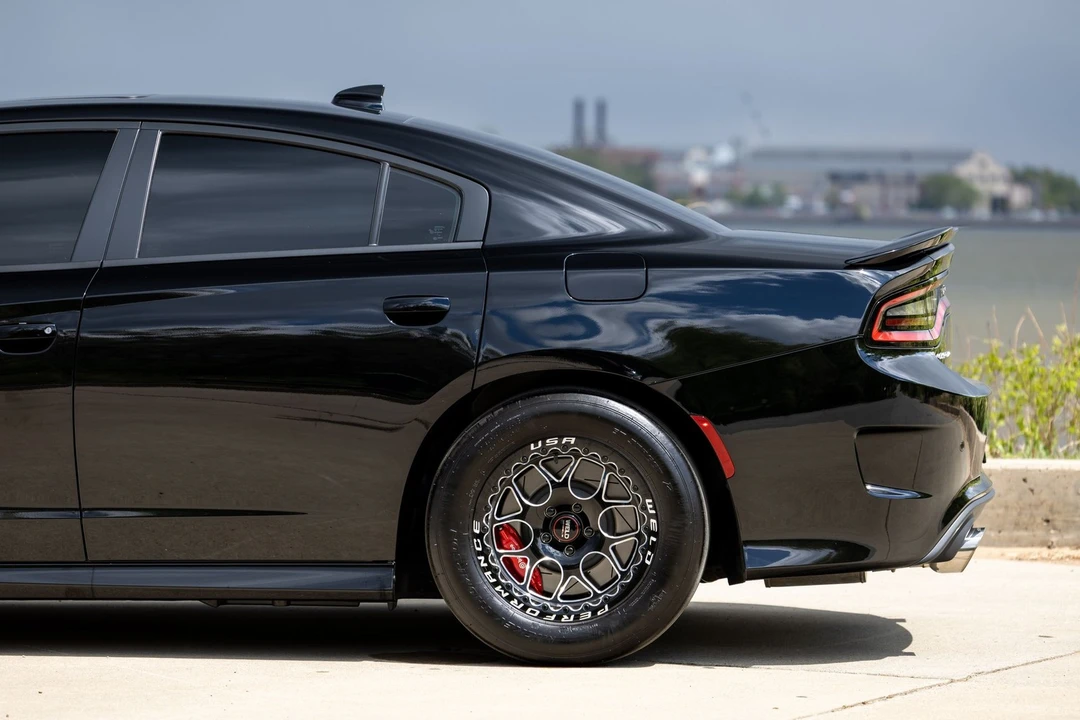 2016 Dodge Charger SRT Hellcat 7th Gen - Image 15 of 31