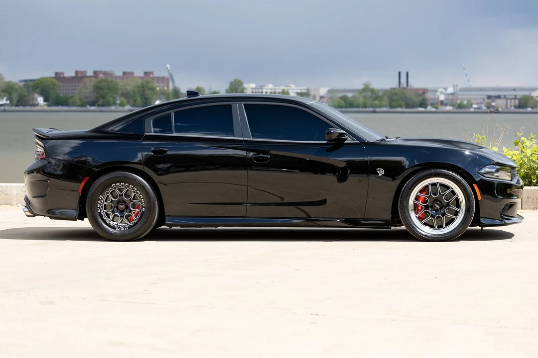 2016 Dodge Charger SRT Hellcat 7th Gen - Image 9 of 31