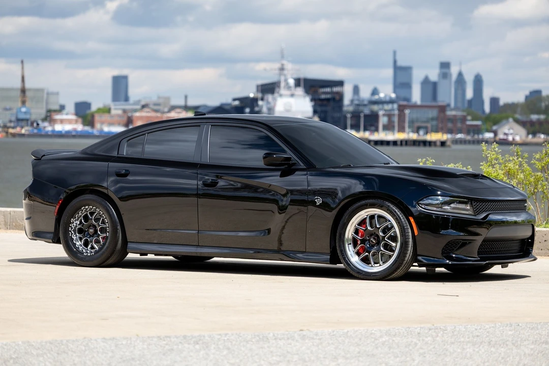 2016 Dodge Charger SRT Hellcat 7th Gen - Image 5 of 31