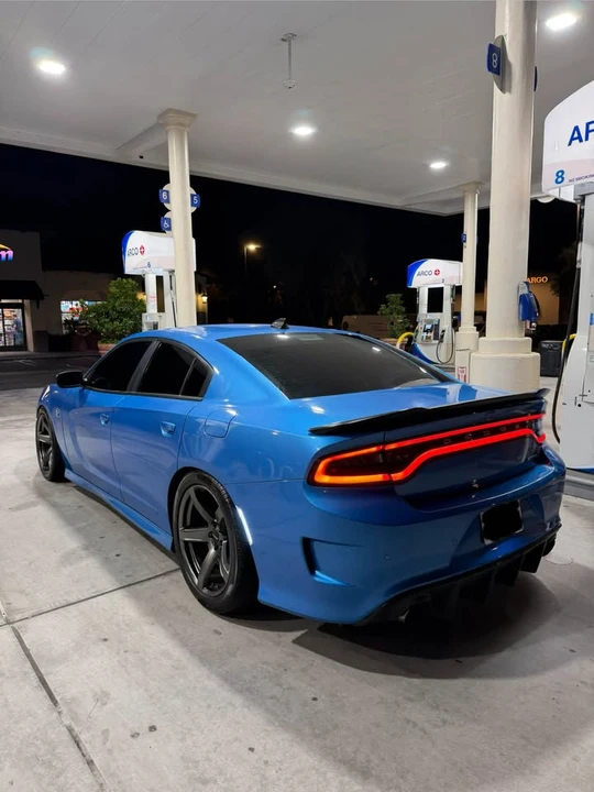 2016 Dodge Charger SRT Hellcat 7th Gen - Image 9 of 13