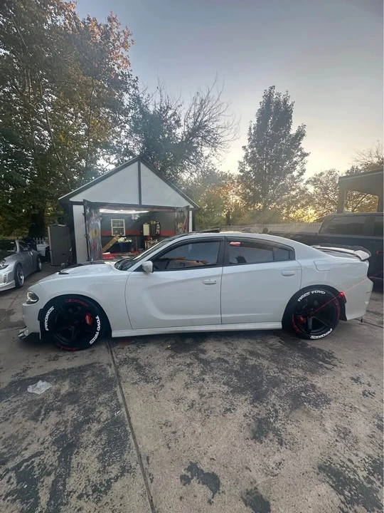 2016 Dodge Charger SRT & 392 7th Gen - Image 4 of 5