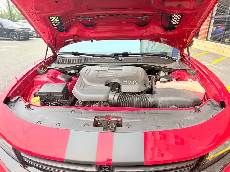 2016 Dodge Charger SRT Hellcat 7th Gen - Image 15 of 17