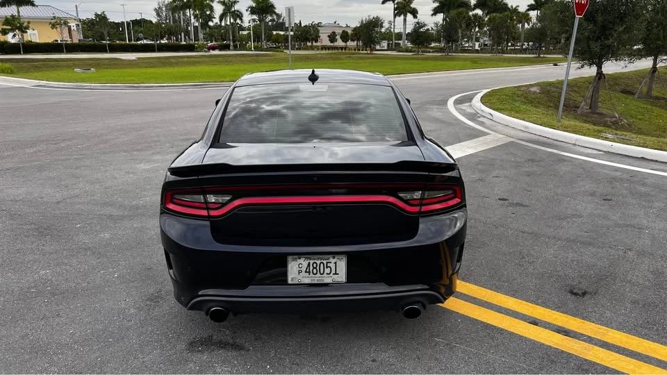 2016 Dodge Charger SRT Hellcat 7th Gen - Image 6 of 9