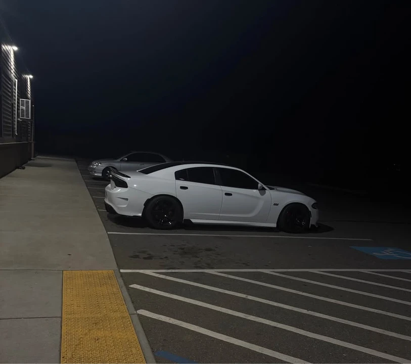 2016 Dodge Charger 7th Gen - Image 5 of 6