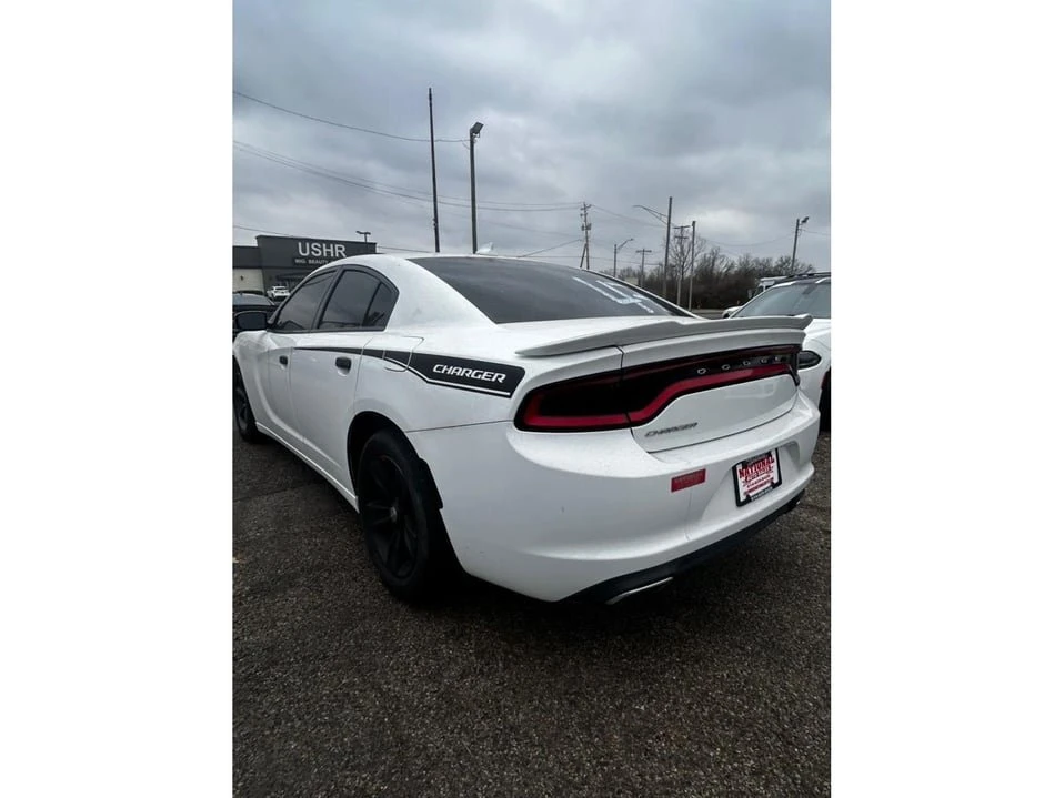 2016 Dodge Charger 7th Gen - Image 4 of 15