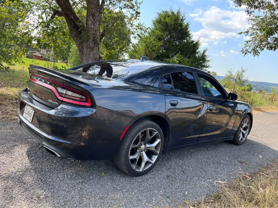 2016 Dodge Charger 7th Gen - Image 5 of 10
