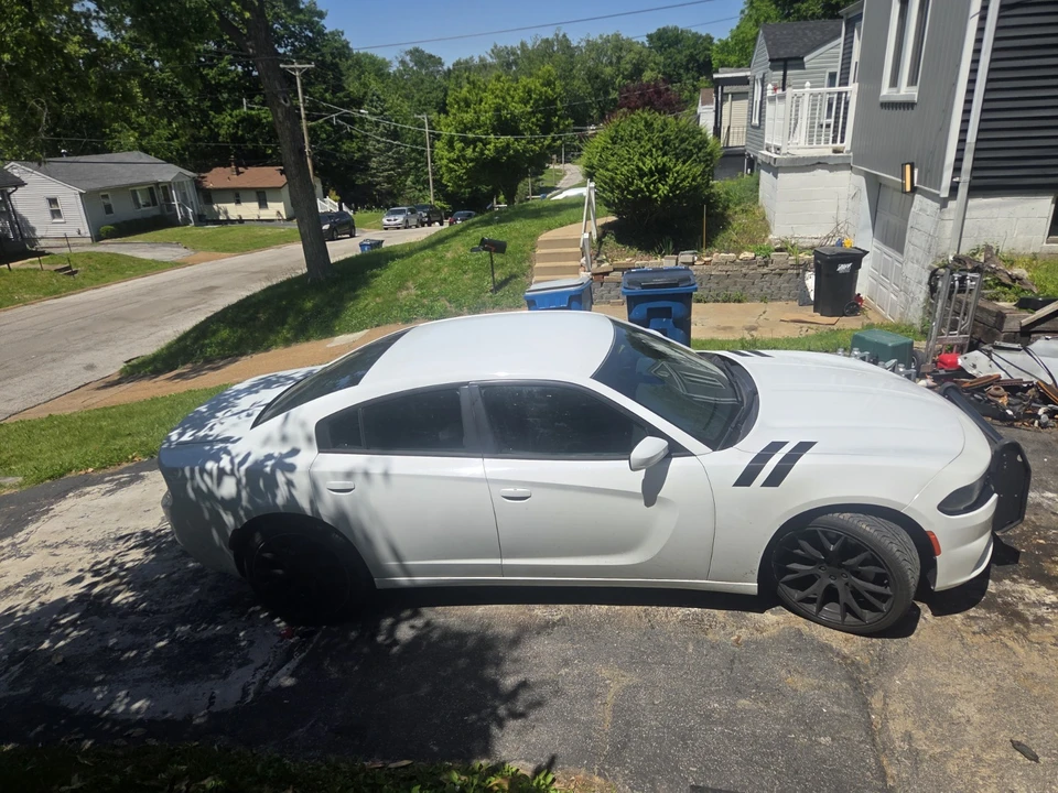 2016 Dodge Charger 7th Gen - Image 3 of 19