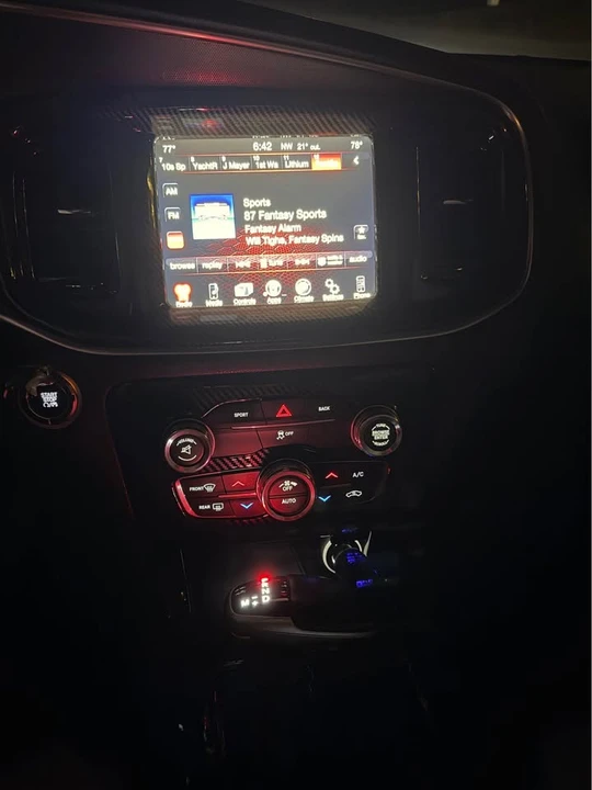 2016 Dodge Charger 7th Gen - Image 2 of 10