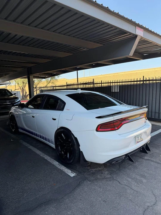2016 Dodge Charger 7th Gen - Image 3 of 5
