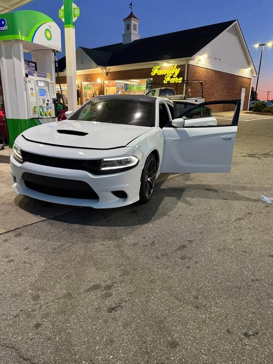 2016 Dodge Charger 7th Gen - Image 2 of 14