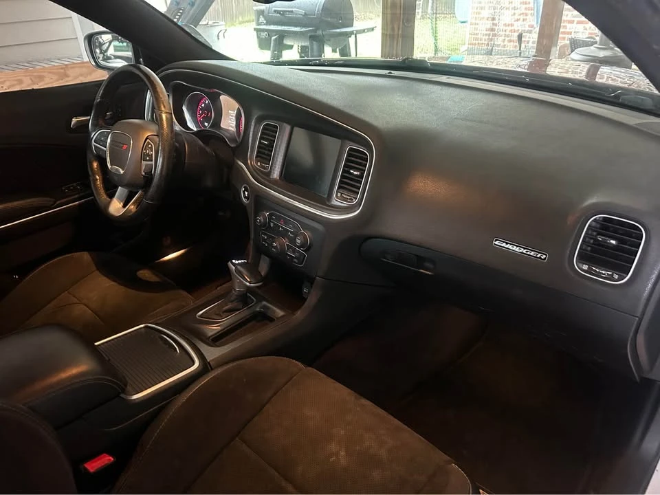 2016 Dodge Charger 7th Gen - Image 9 of 11