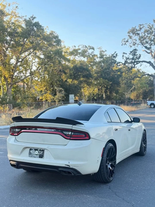 2016 Dodge Charger 7th Gen - Image 4 of 13