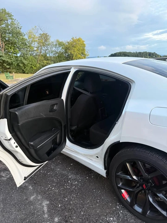 2016 Dodge Charger 7th Gen - Image 3 of 11