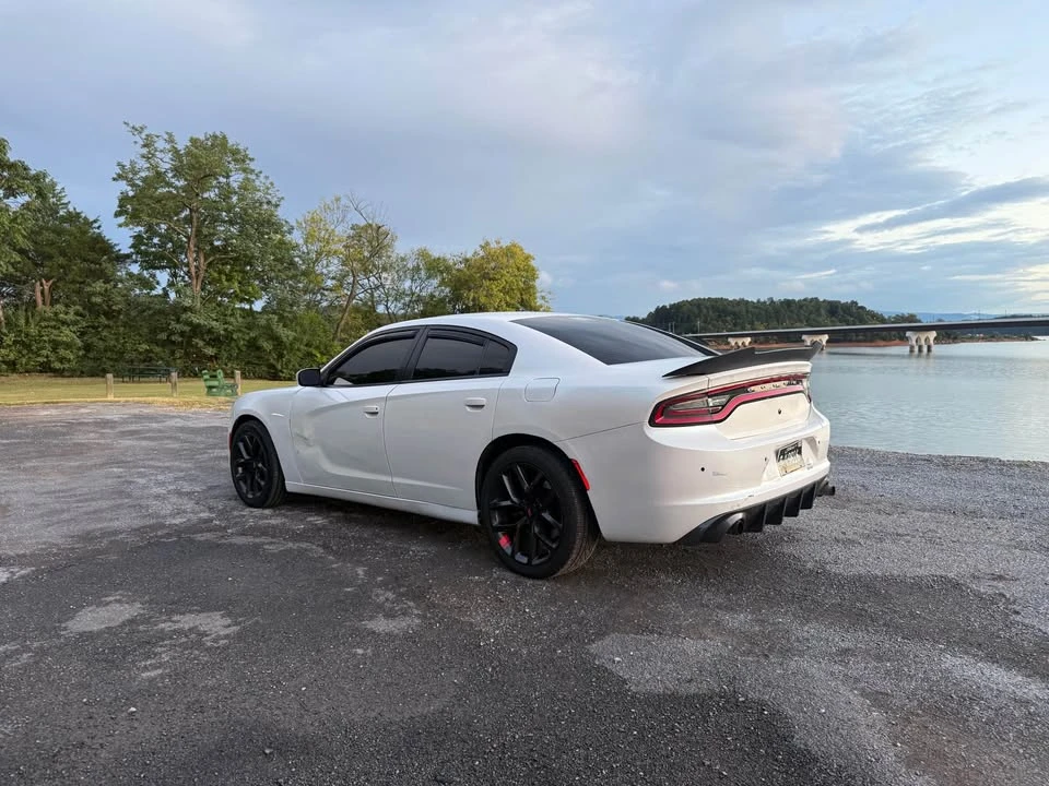 2016 Dodge Charger 7th Gen - Image 9 of 11