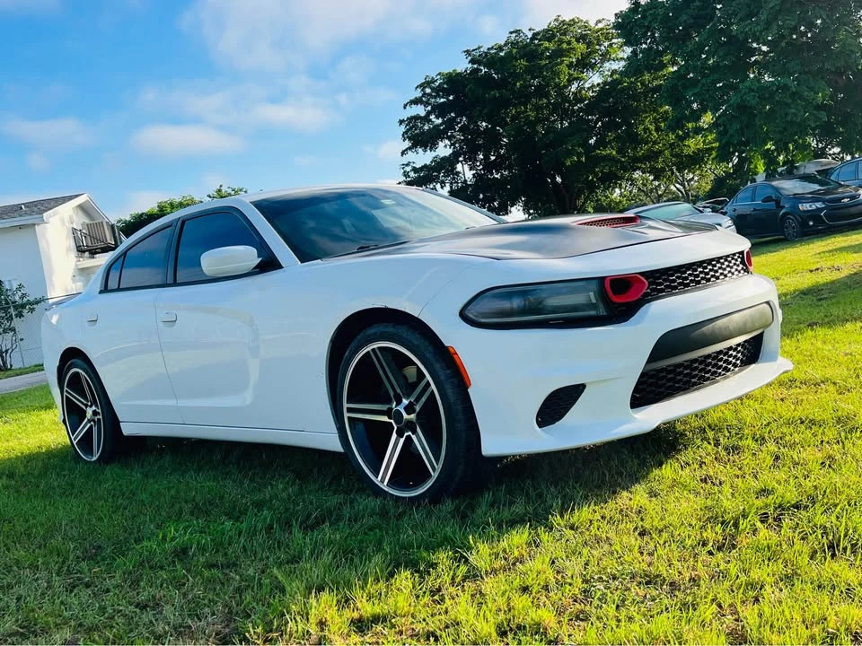 2016 Dodge Charger SRT & 392 7th Gen - Image 5 of 7