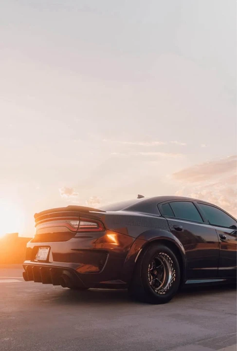 2016 Dodge Charger SRT & 392 7th Gen - Image 2 of 15