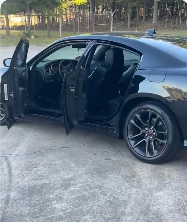 2016 Dodge Charger 7th Gen - Image 3 of 5