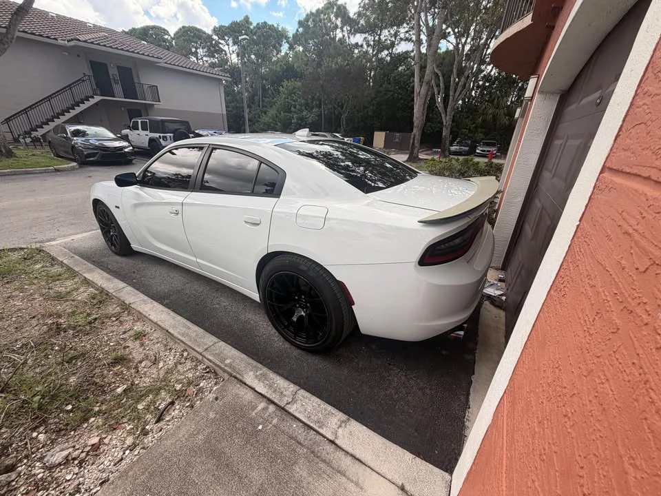 2016 Dodge Charger 7th Gen - Image 2 of 3
