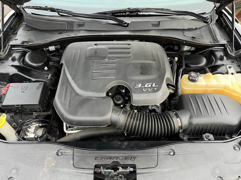 2016 Dodge Charger 7th Gen - Image 7 of 11