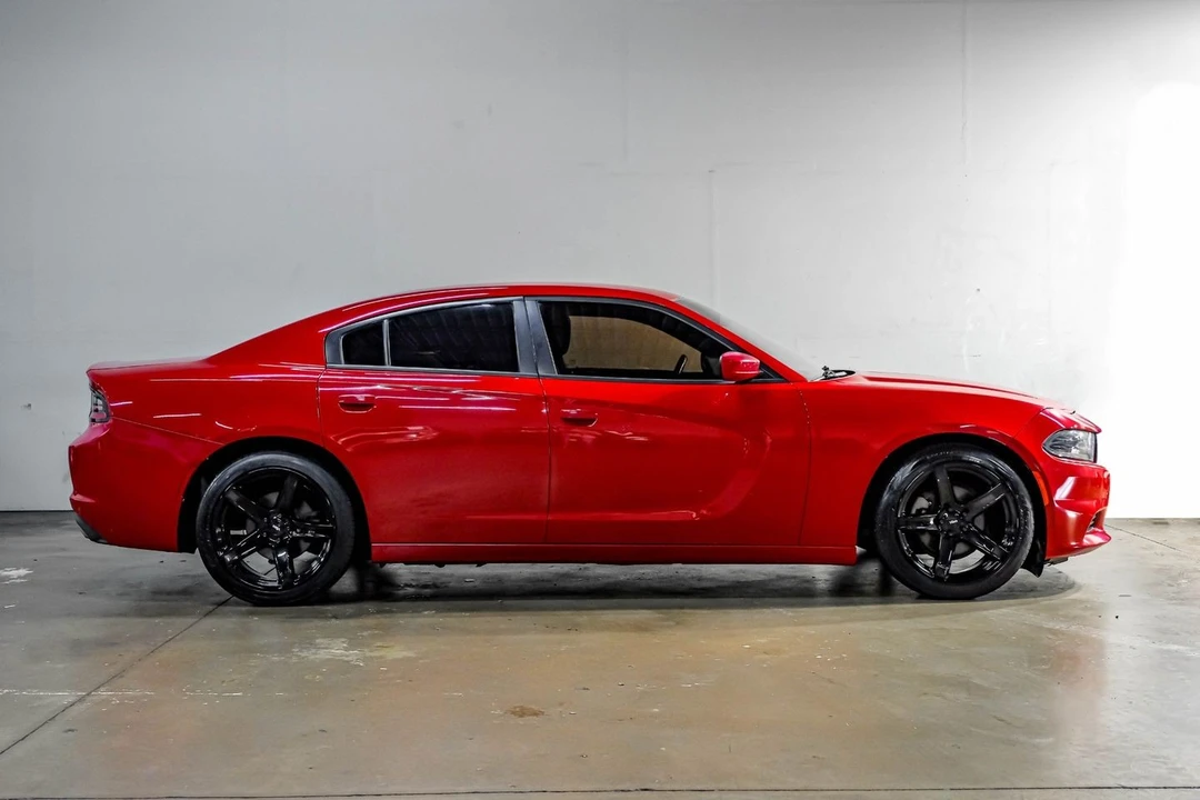2016 Dodge Charger 7th Gen - Image 10 of 31