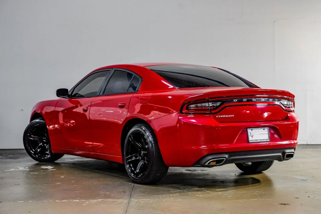 2016 Dodge Charger 7th Gen - Image 15 of 31
