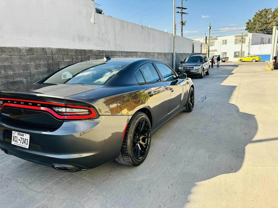 2016 Dodge Charger 7th Gen - Image 2 of 7