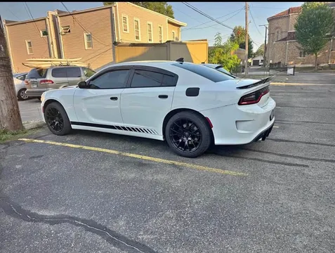 2016 Dodge Charger SE Sedan 4D