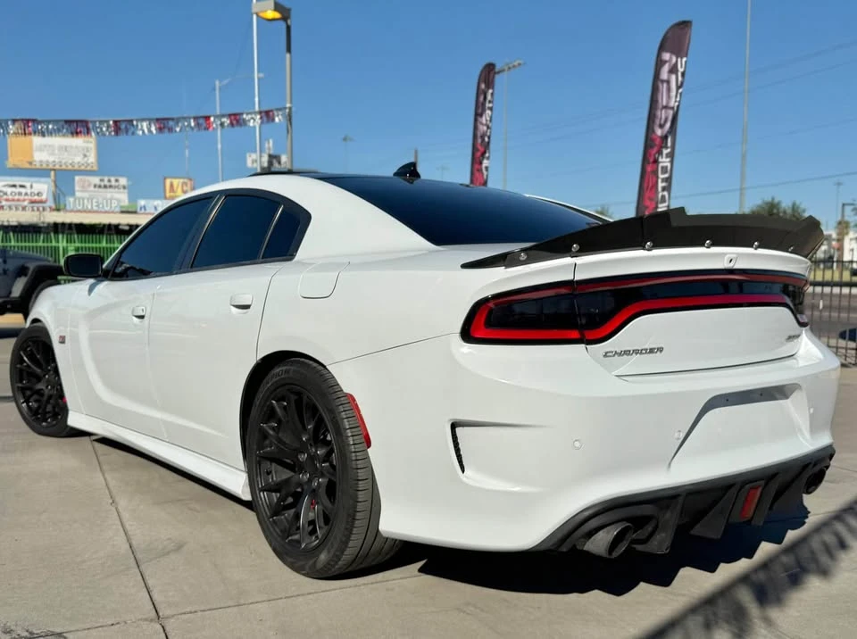 2016 Dodge Charger SRT & 392 7th Gen - Image 4 of 11