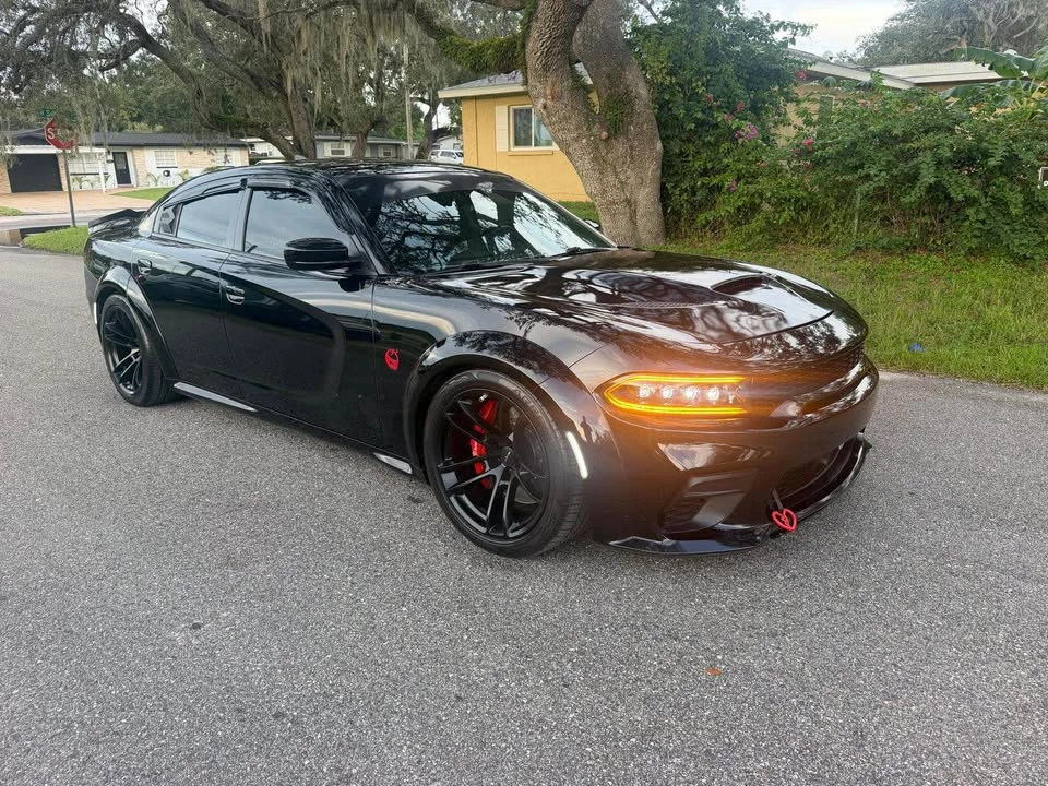 2016 Dodge Charger SRT & 392 7th Gen - Image 4 of 12