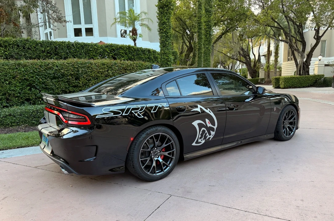 2016 Dodge Charger SRT Hellcat 7th Gen - Image 11 of 26