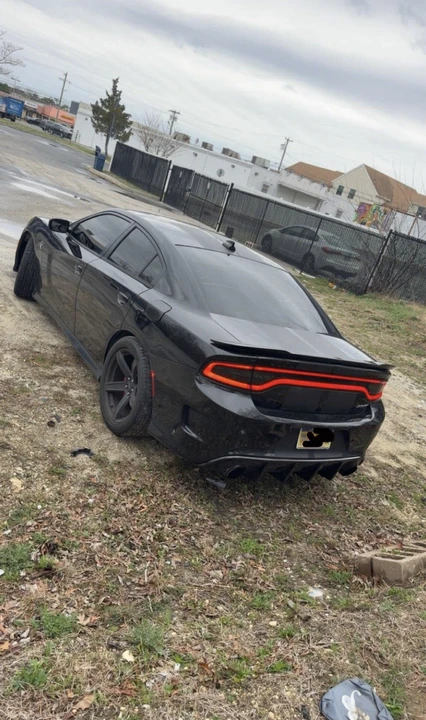 2016 Dodge Charger SRT Hellcat 7th Gen - Image 9 of 11