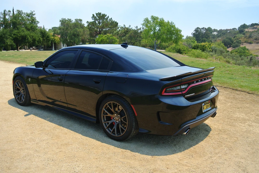 2016 Dodge Charger SRT Hellcat 7th Gen - Image 11 of 31