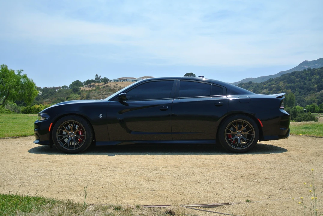 2016 Dodge Charger SRT Hellcat 7th Gen - Image 9 of 31