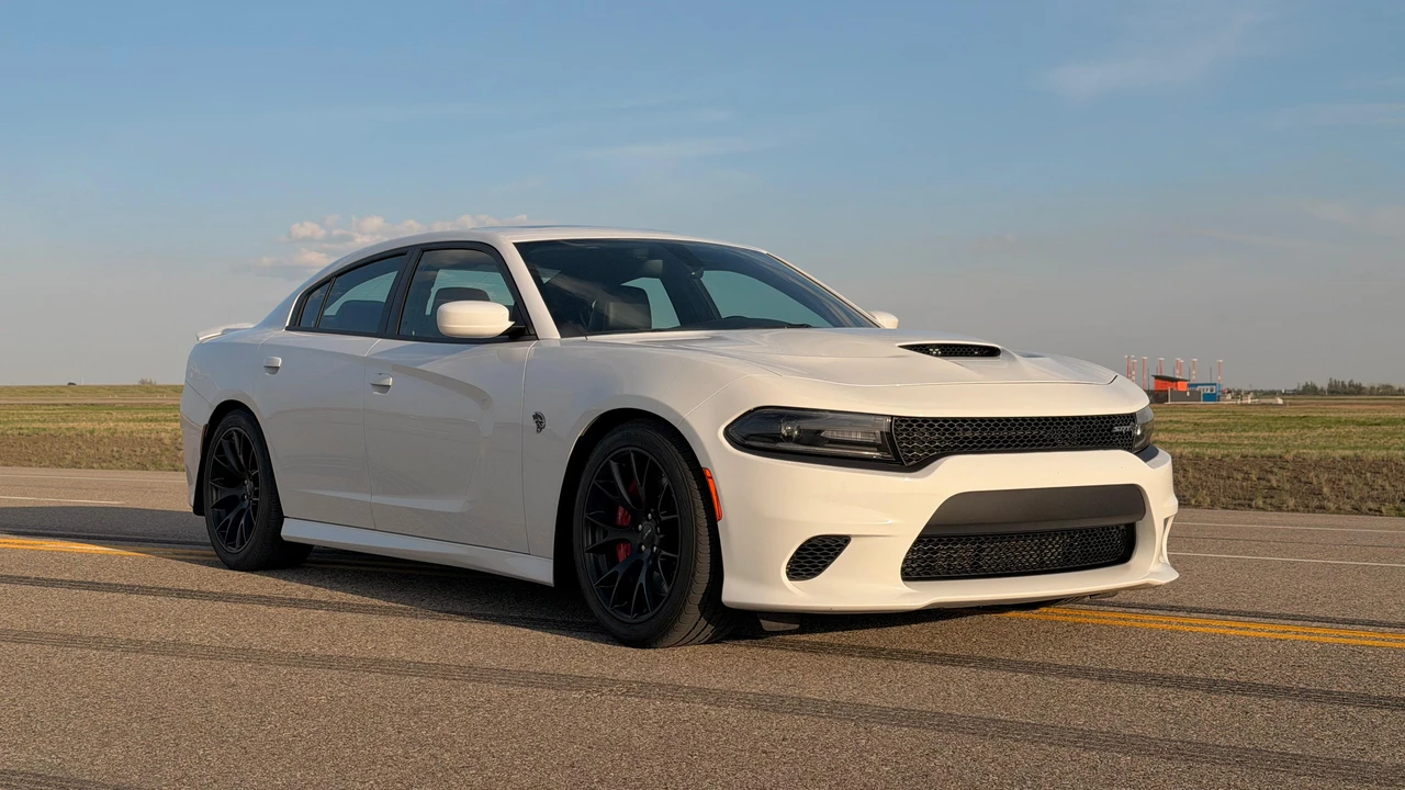 2016 Dodge Charger SRT Hellcat 7th Gen - Image 12 of 31