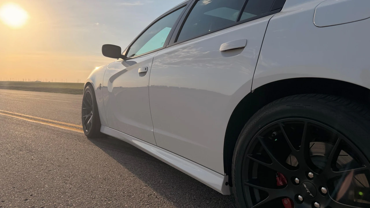 2016 Dodge Charger SRT Hellcat 7th Gen - Image 28 of 31