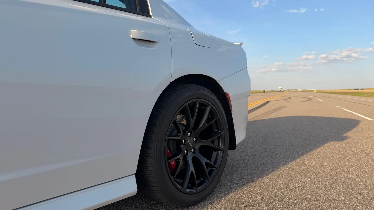 2016 Dodge Charger SRT Hellcat 7th Gen - Image 25 of 31