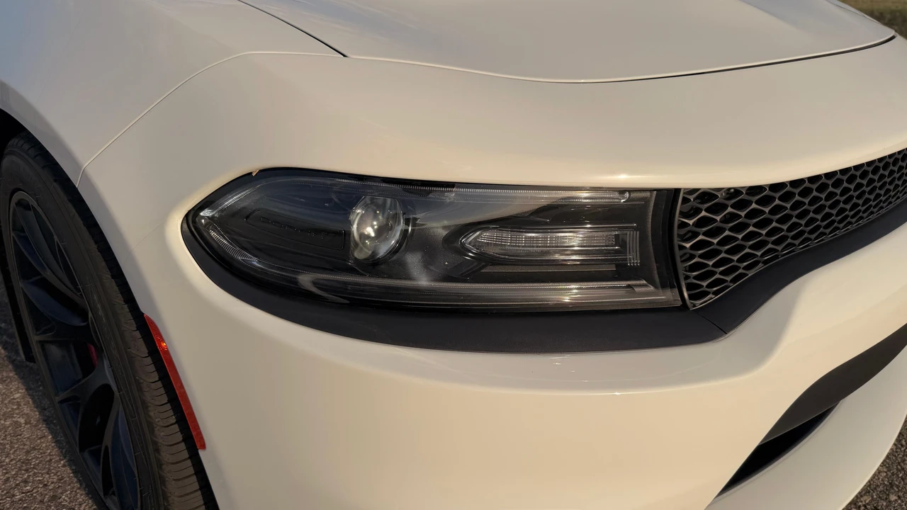 2016 Dodge Charger SRT Hellcat 7th Gen - Image 15 of 31