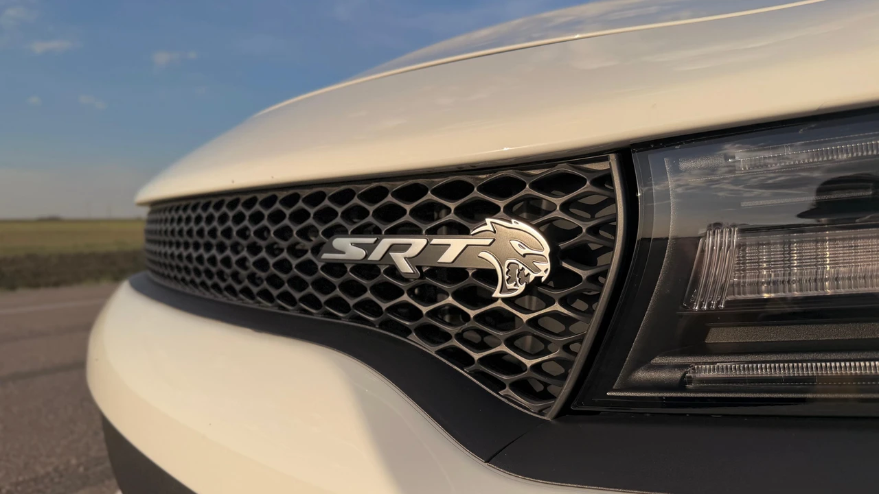 2016 Dodge Charger SRT Hellcat 7th Gen - Image 17 of 31
