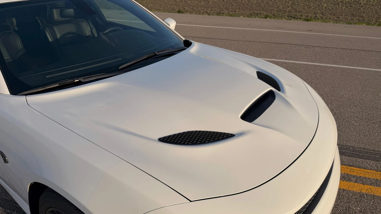 2016 Dodge Charger SRT Hellcat 7th Gen - Image 14 of 31