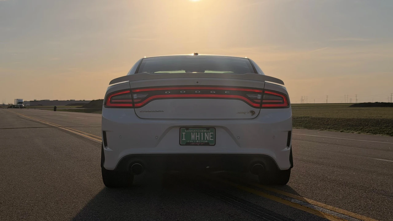 2016 Dodge Charger SRT Hellcat 7th Gen - Image 10 of 31