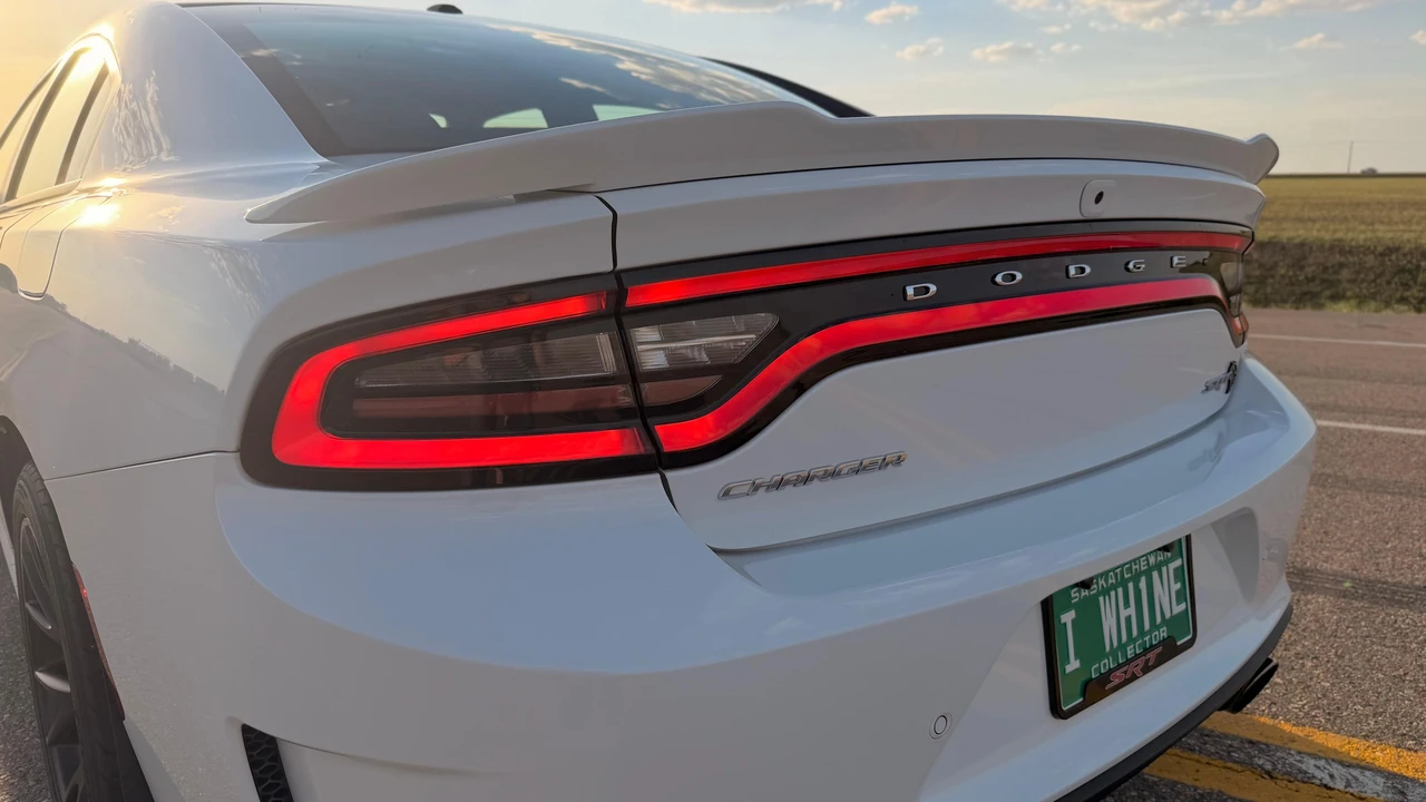 2016 Dodge Charger SRT Hellcat 7th Gen - Image 30 of 31
