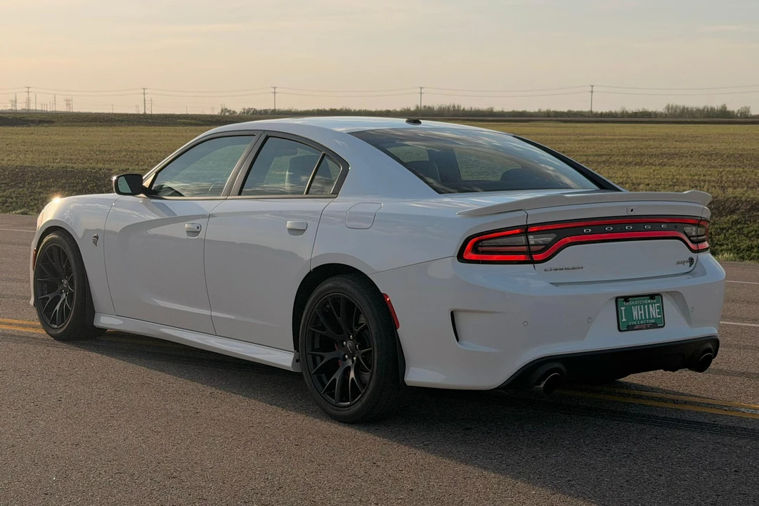 2016 Dodge Charger SRT Hellcat 7th Gen - Image 8 of 31