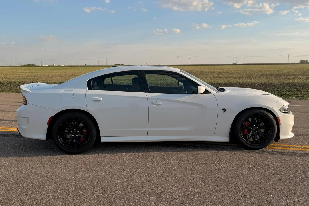 2016 Dodge Charger SRT Hellcat 7th Gen - Image 3 of 31